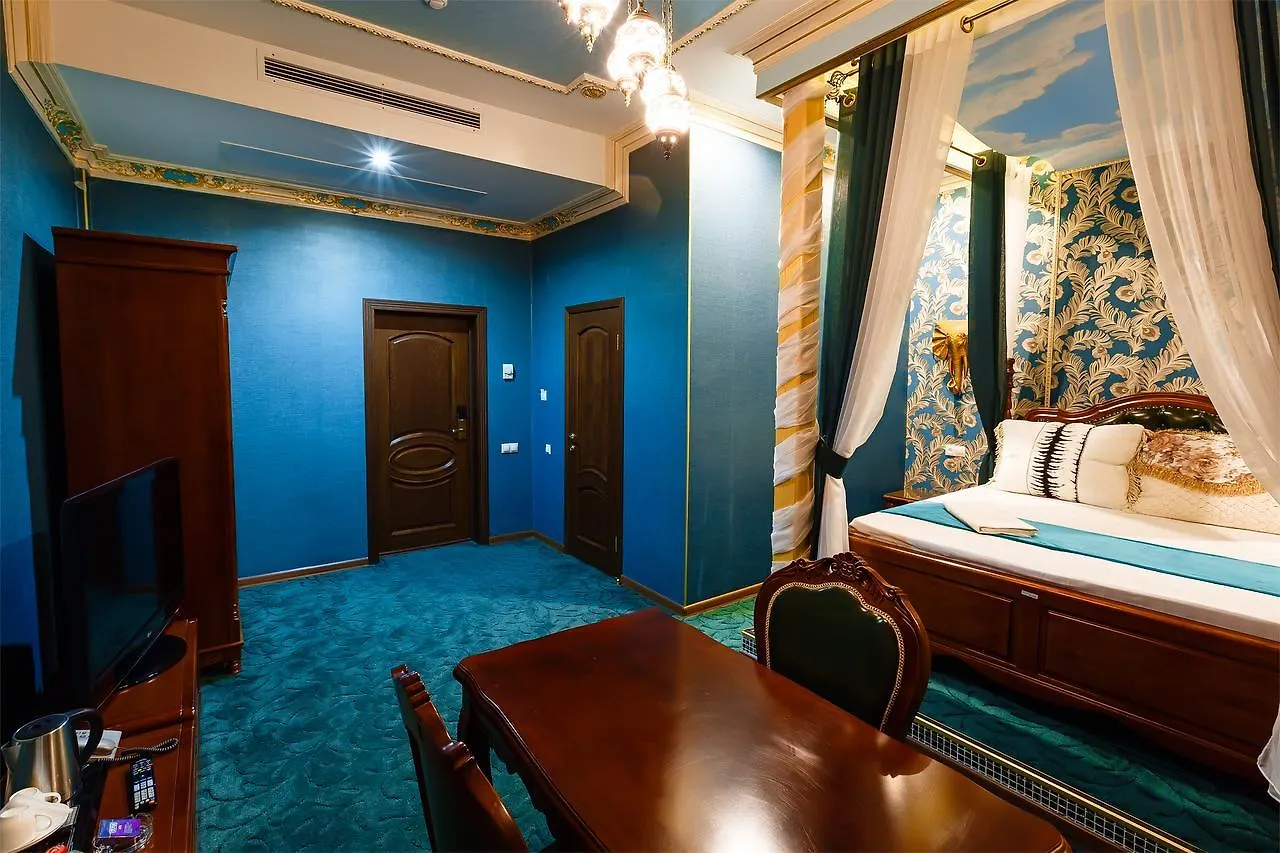 Salut Hotel Almatı