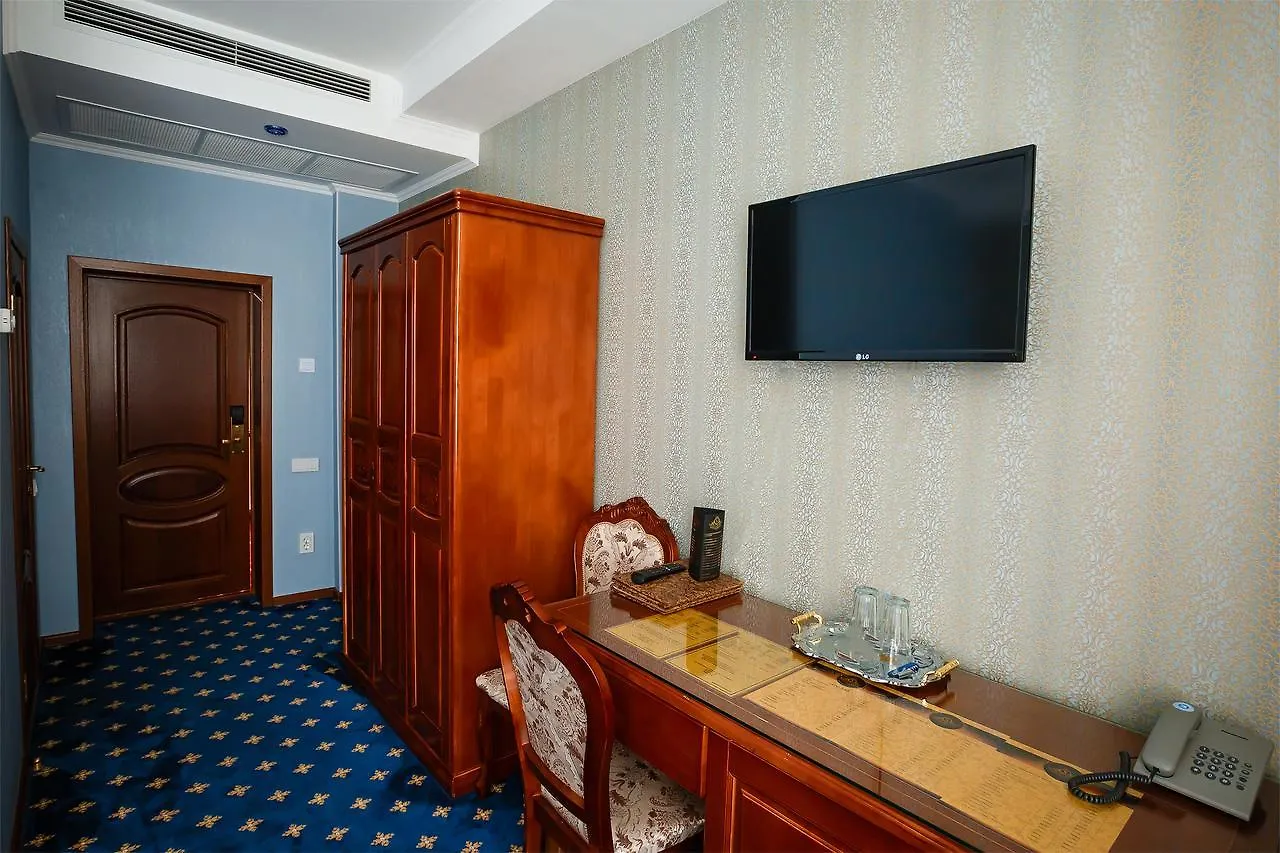 Salut Hotel Almatı
