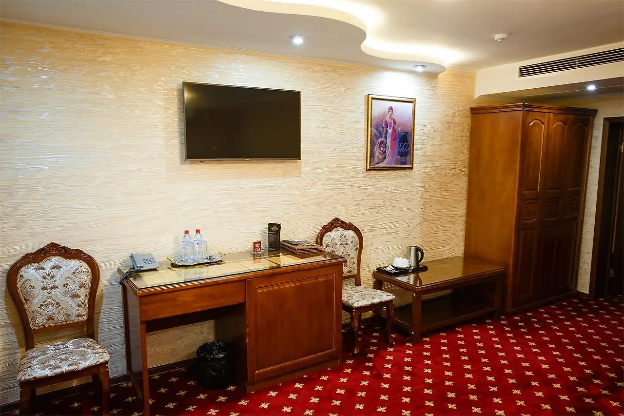 Salut Hotel Almatı